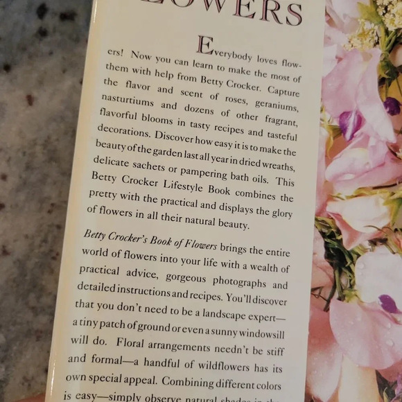 BOOK Of Flowers, Betty Crocker Lifestyle Book, Cooking, Decorating - Picture 2 of 8